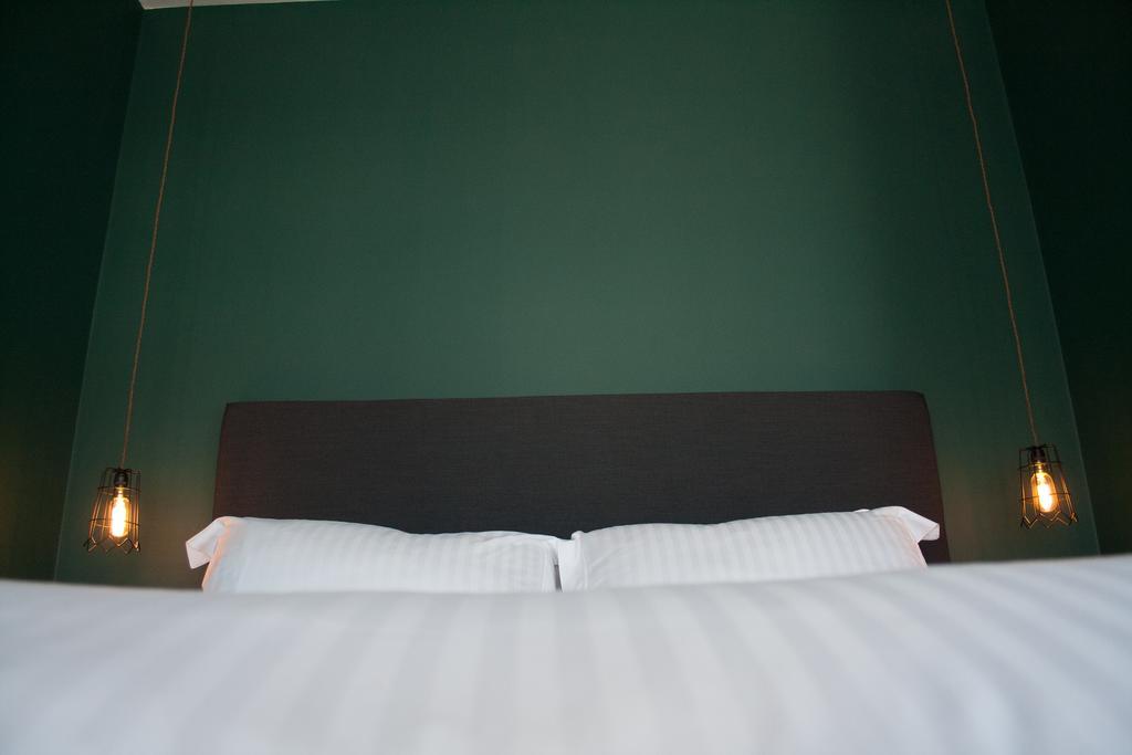 Bed and Breakfast The Blue Door Ньюки Номер фото